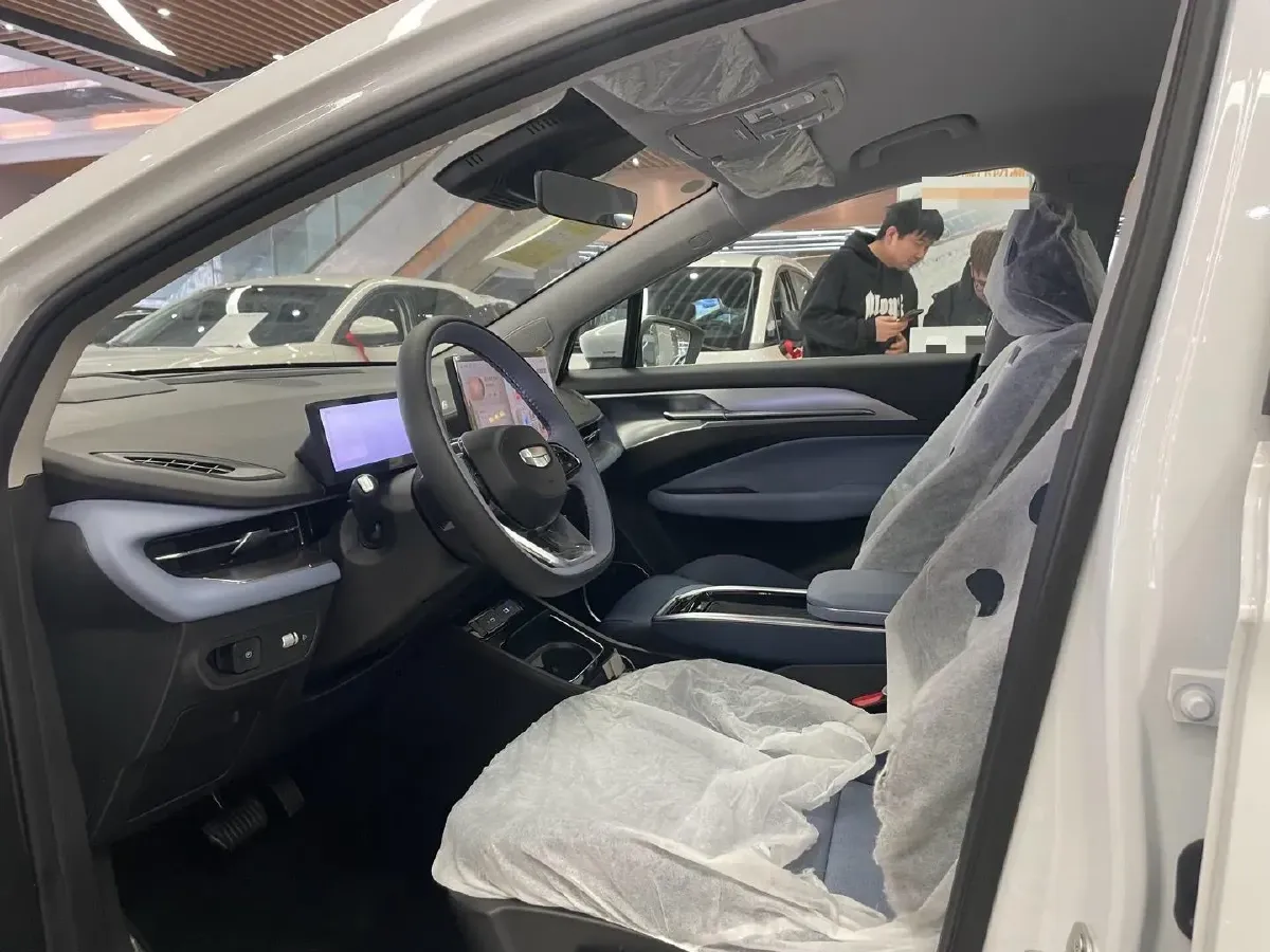 2022 Geometry M6 BEV 70KWH,autocango,china used car exporter,china ev exporter,chinese used car exporter,chinese used ev exporter