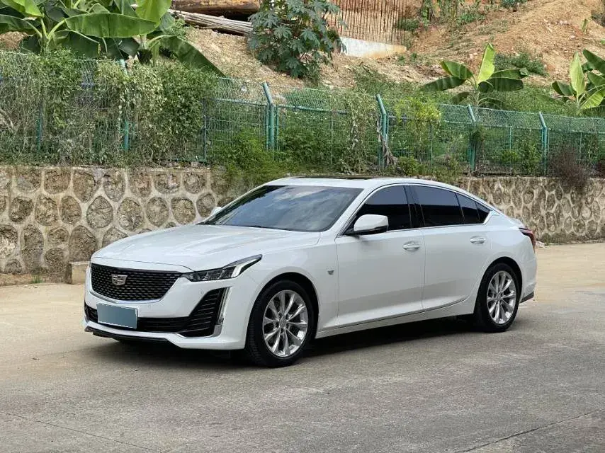 2022 Cadillac CT5 2.0T 237HP L4 10AT