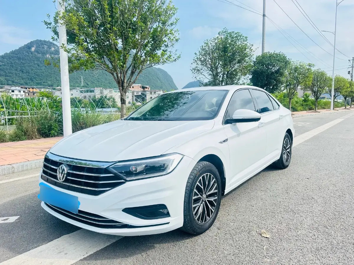2021 Volkswagen Sagitar 1.2T 116HP L4 7DCT