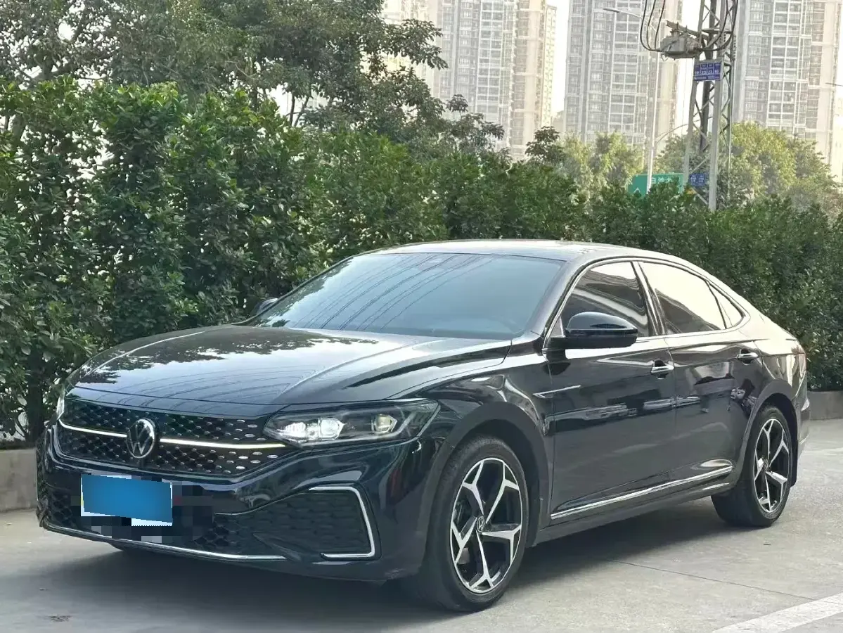 2023 Volkswagen Passat 2.0T 186HP L4 7DCT