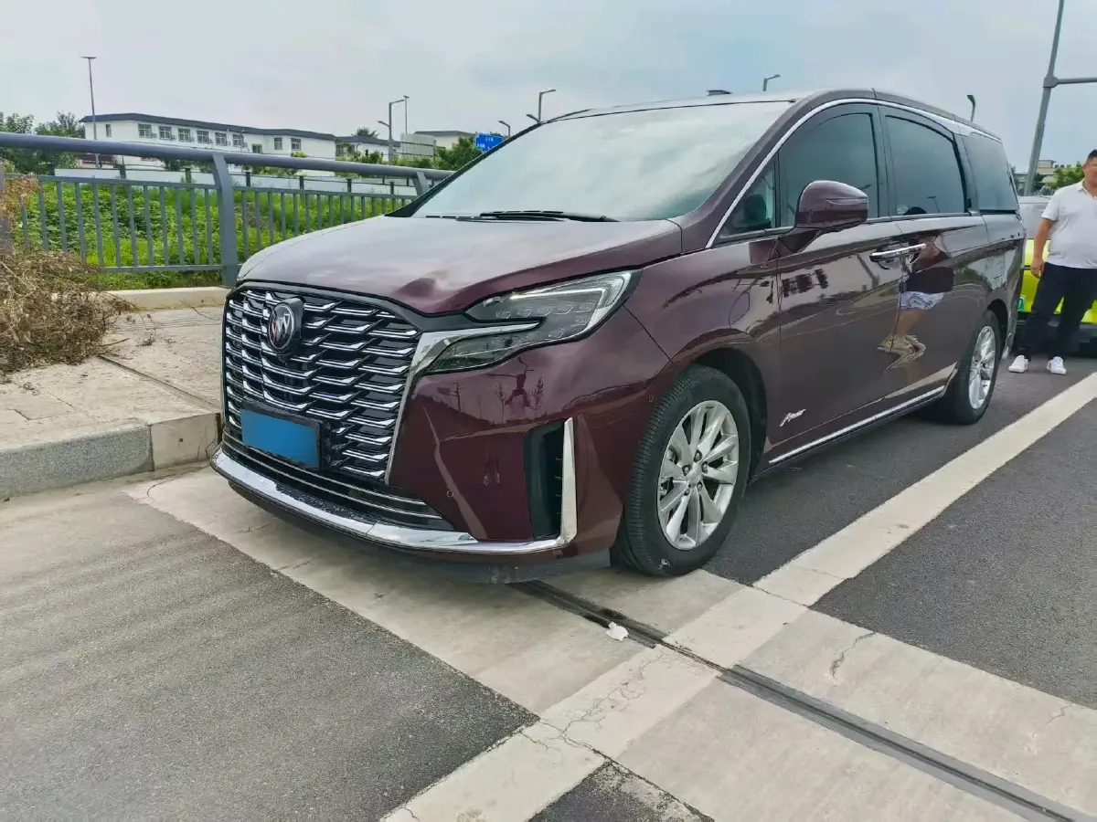 2023 Buick GL8 2.0T 237HP L4 9AT