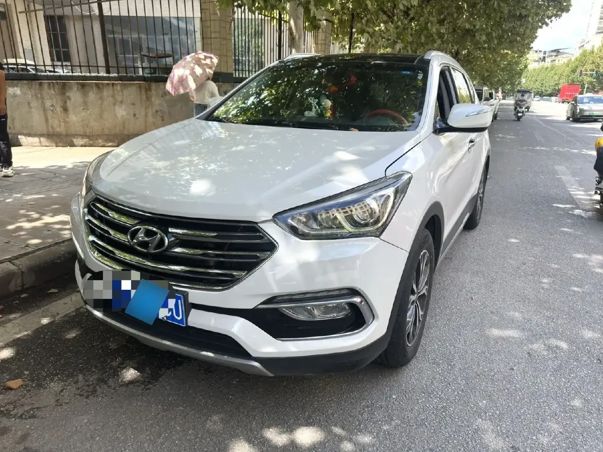 2017 Hyundai Santafe 2.0T 245HP L4 6AT