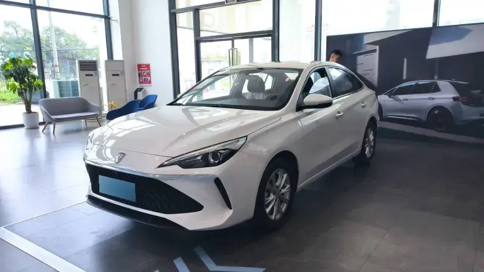 2023 Roewe i5 1.5L 129HP L4 CVT