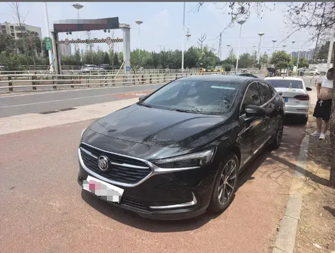 2022 Buick Larcosse 2.0T 237HP L4 9AT