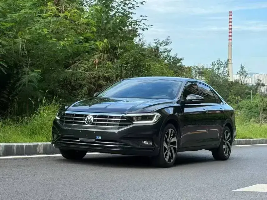 2023 Volkswagen Sagitar 1.5T 160HP L4 7DCT