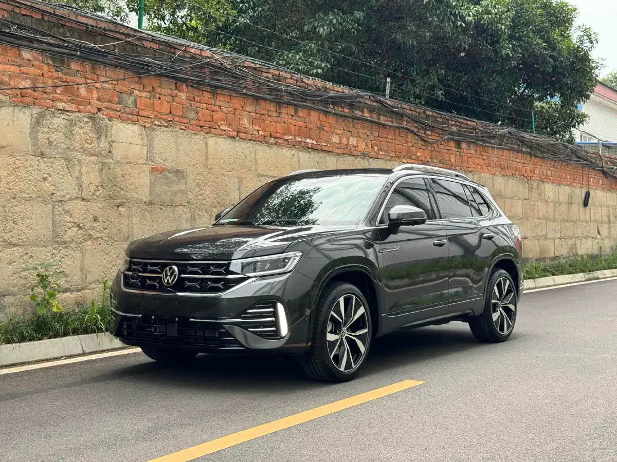 2022 Volkswagen Talagon 2.0T 220HP L4 7DCT