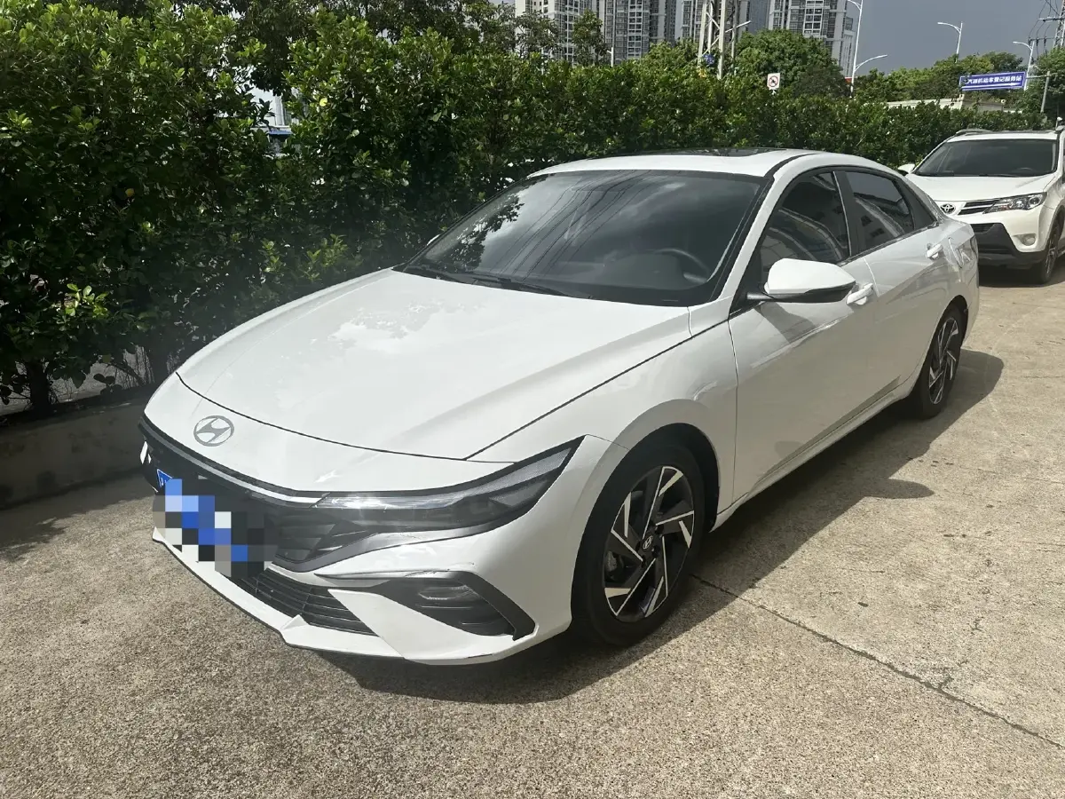 2023 Hyundai Elantra 1.5L 115HP L4 CVT