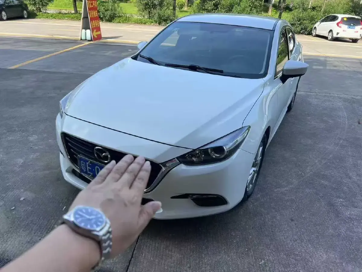 2017 Mazda 3 Axela 1.5L 117HP L4 6AT 2017 Mazda 3 Axela 1.5L 117HP L4 6AT