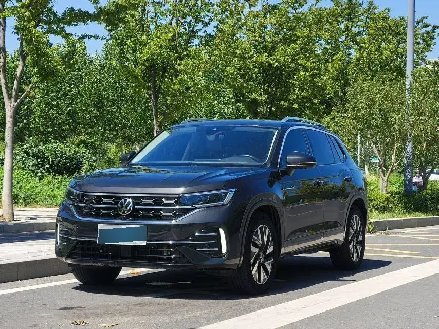 2023 Volkswagen Tayron 2.0T 220HP L4 7DCT