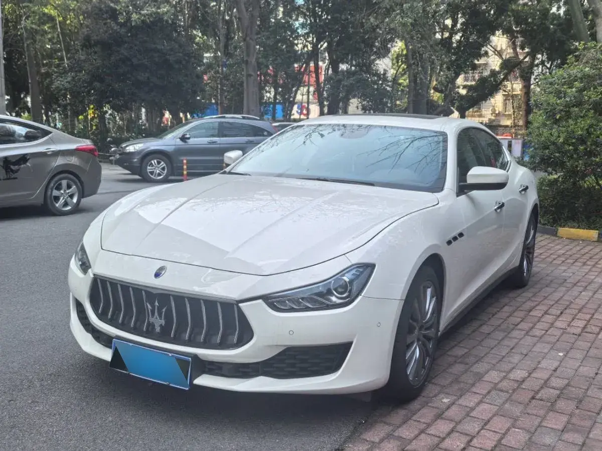 2021 Maserati Ghibli 2.0T 330HP L4 8AT