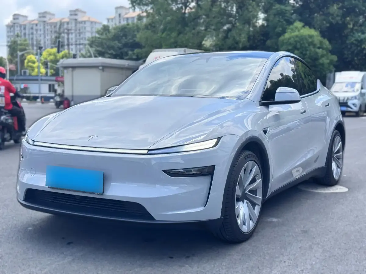 2025 Tesla Model Y BEV 78.4KWH