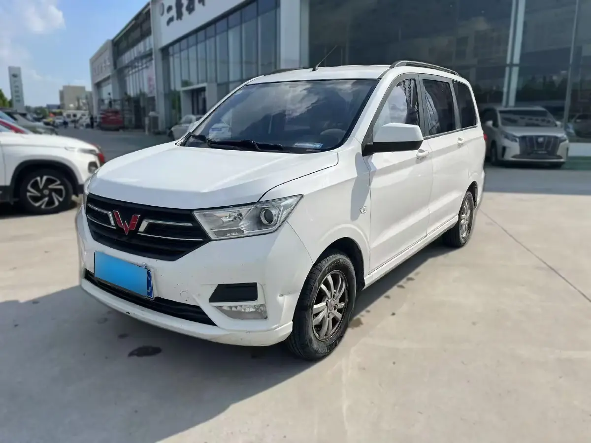 2019 WuLing HongGuang Plus 1.5T 147HP L4 6MT