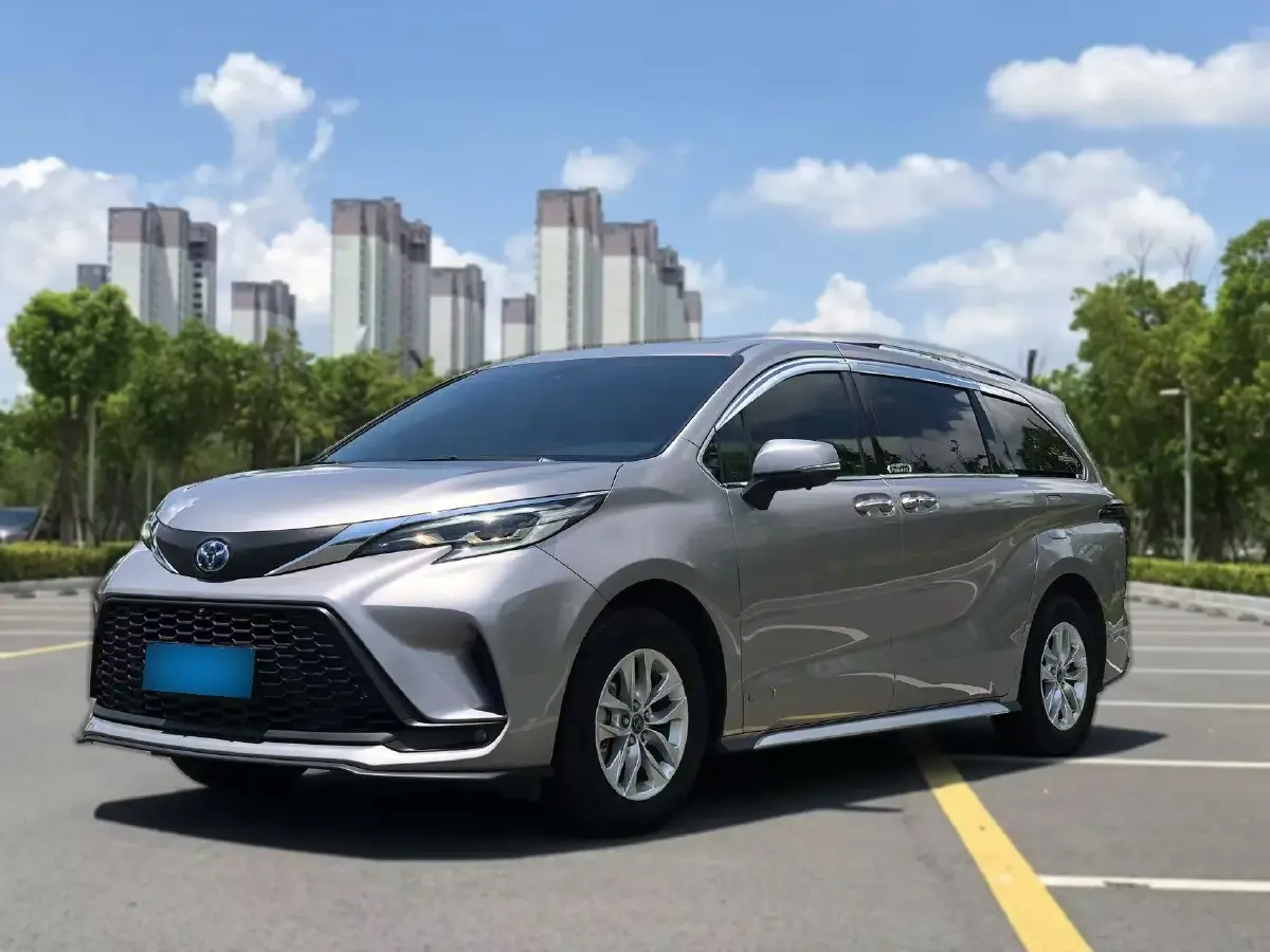 2023 Toyota Granvia 2.5L 189HP L4 E-CVT Hybrid