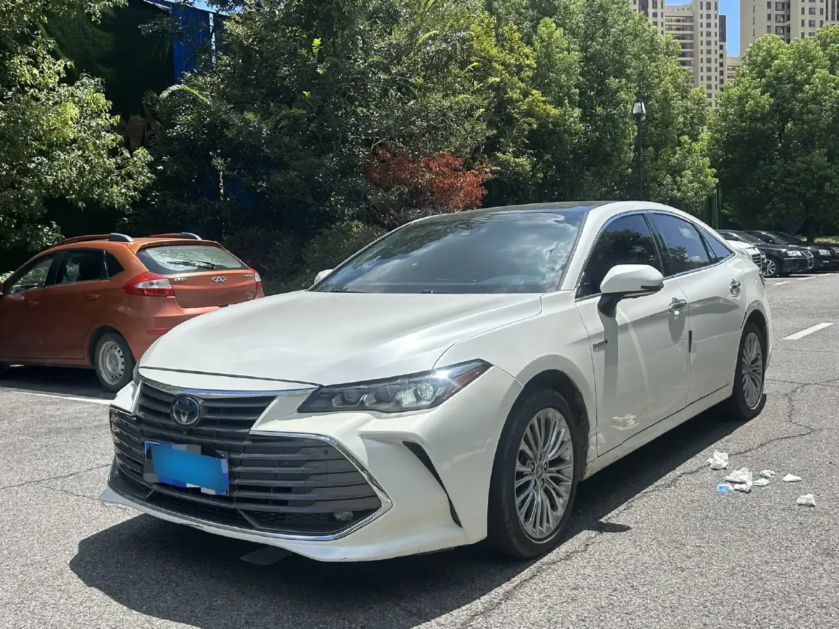 2019 Toyota Avalon 2.5L 178HP L4 E-CVT Hybrid