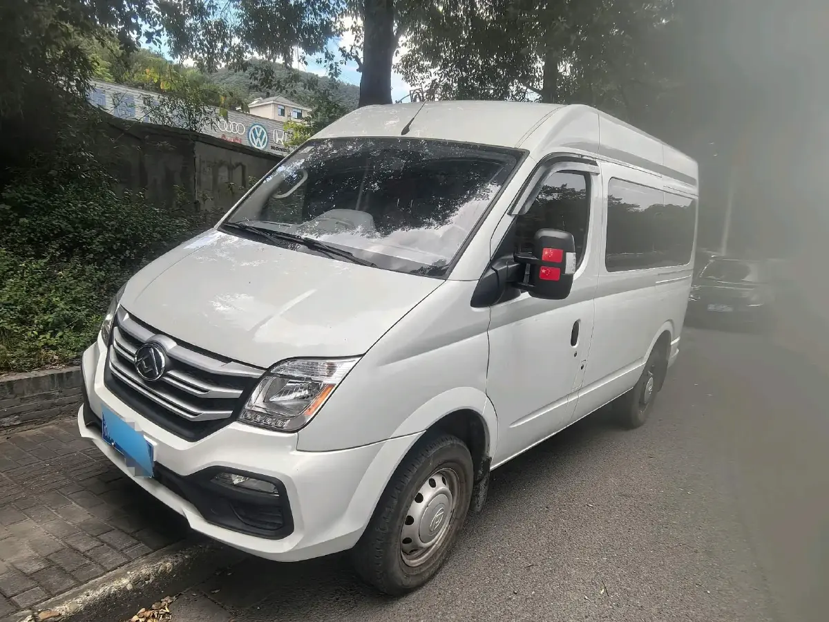 2021 MAXUS XinTu V80 2.0T 139HP L4 6MT