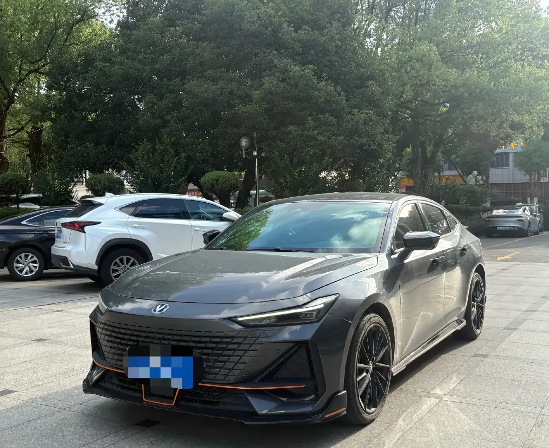 2023 ChangAn UNI-V 1.5T 188HP L4 7DCT