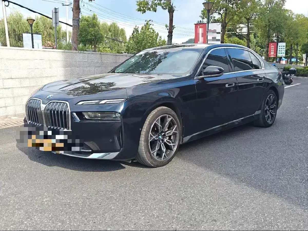 2023 BMW 7 Series 3.0T 272HP L6 8AT