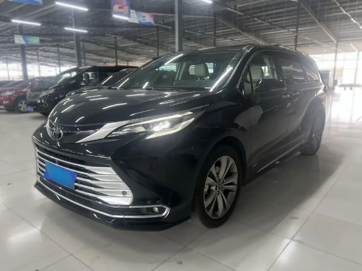 2024 Toyota Sienna 2.5L 189HP L4 E-CVT Hybrid