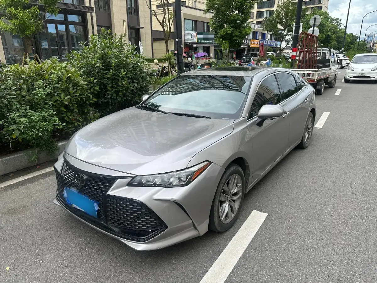 2019 Toyota Avalon 2.5L 209HP L4 8AT