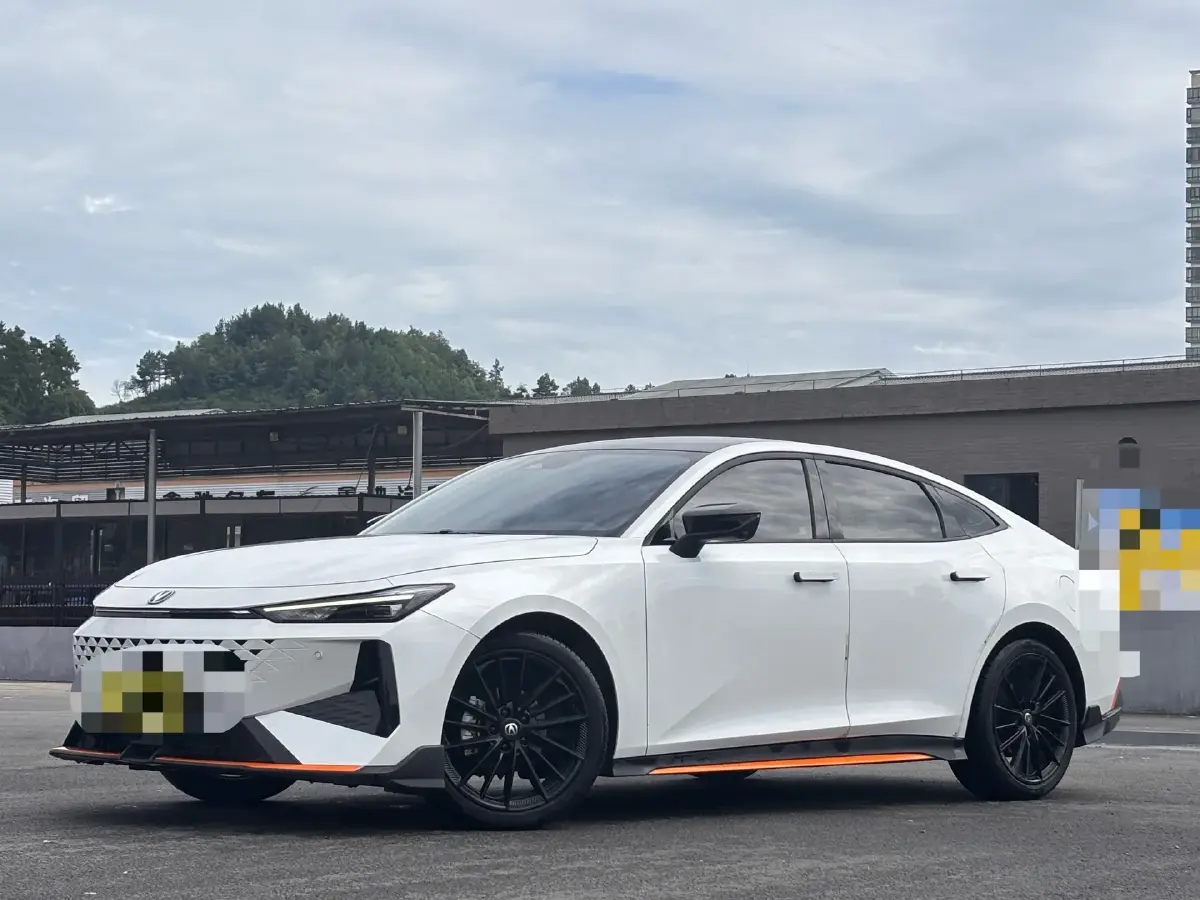 2024 ChangAn UNI-V 1.5T 188HP L4 7DCT