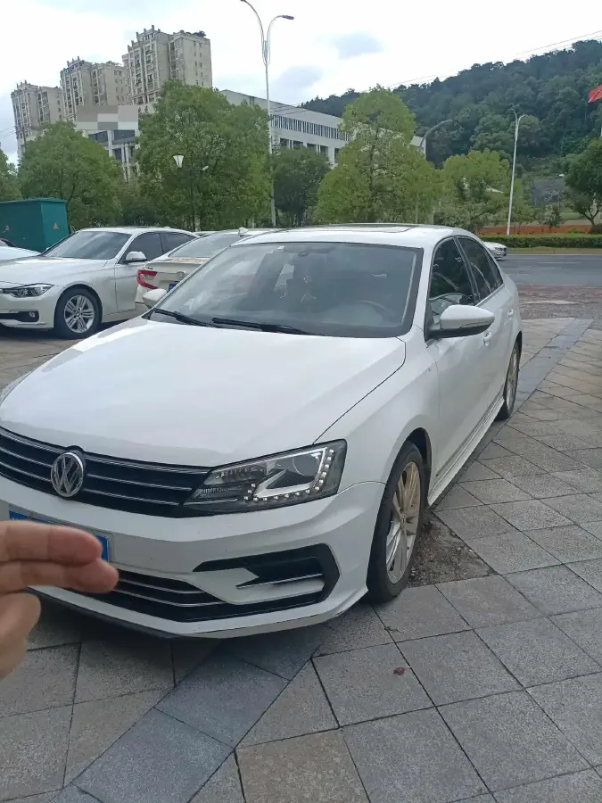 2018 Volkswagen Sagitar 1.4T 150HP L4 7DCT