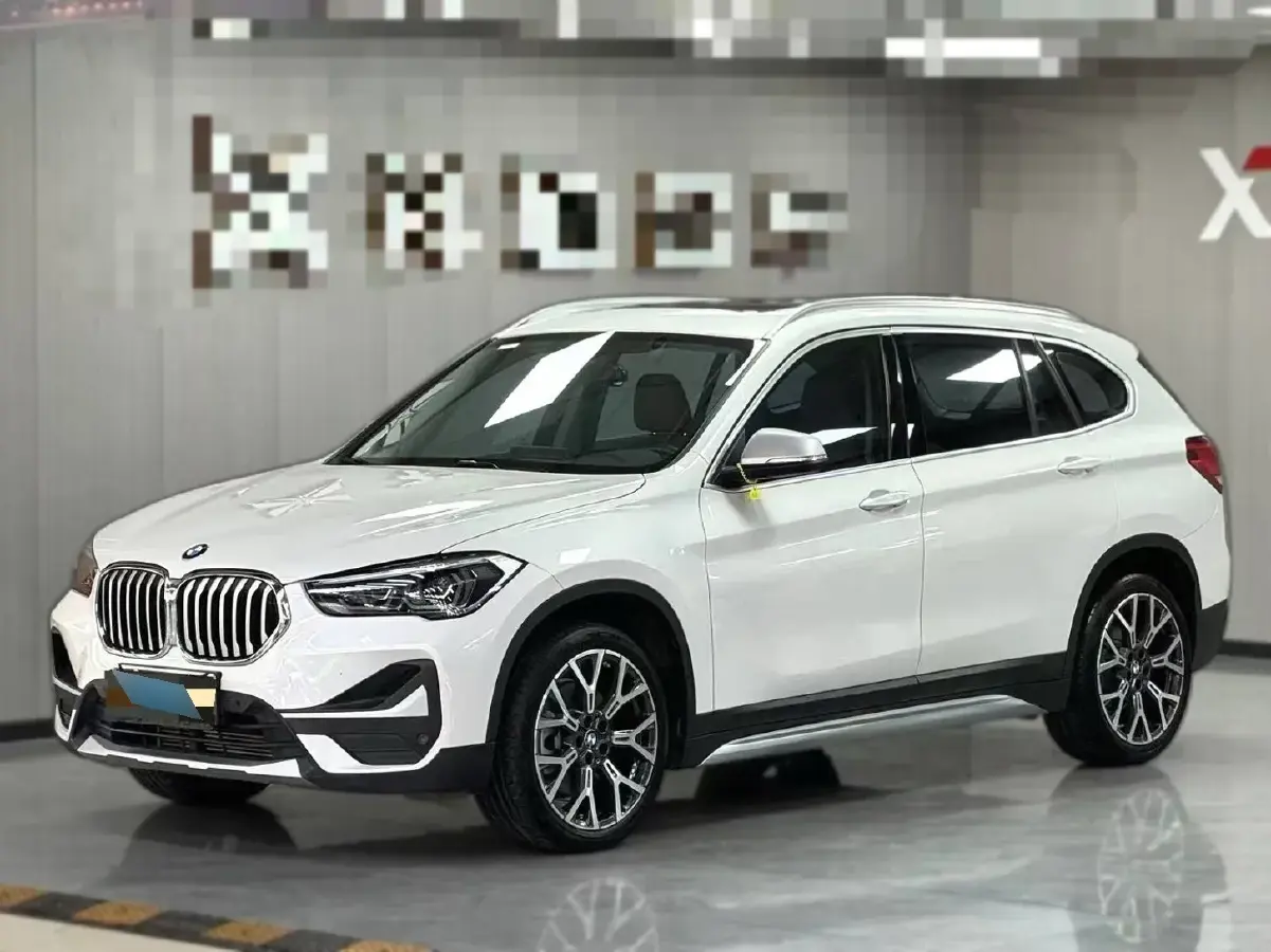 2022 BMW X1 2.0T 192HP L4 8AT