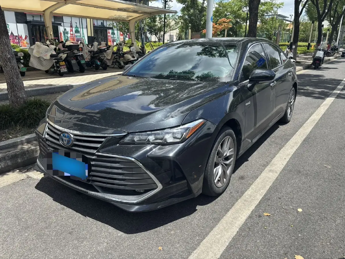 2019 Toyota Avalon 2.5L 178HP L4 E-CVT Hybrid