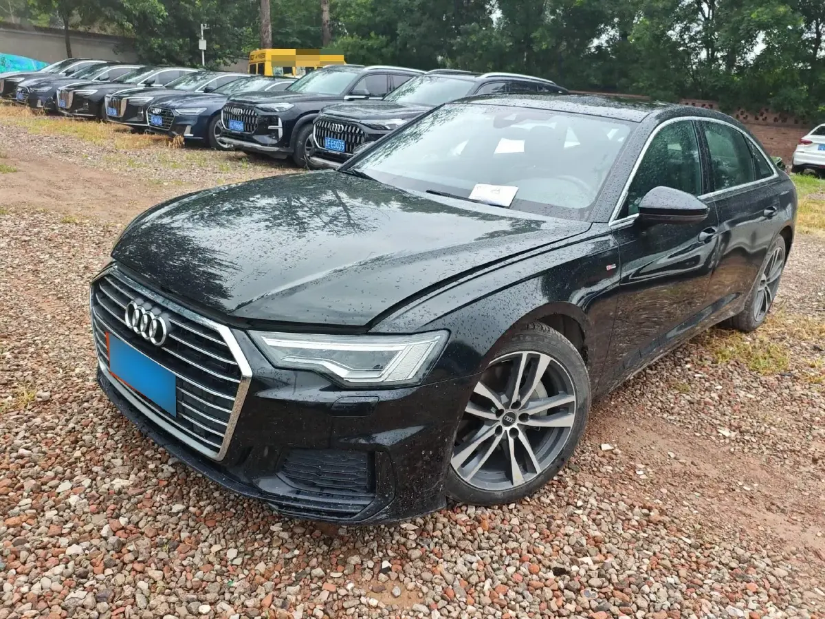 2022 Audi A6L 2.0T 190HP L4 7DCT