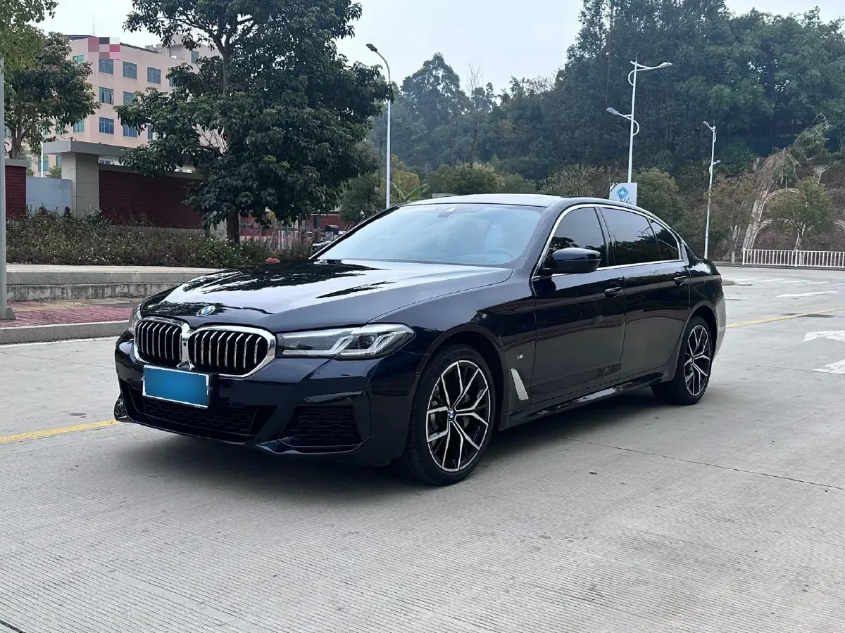 2023 BMW 5 Series 2.0T 245HP L4 8AT