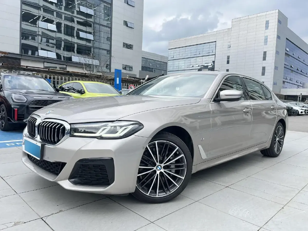 2023 BMW 5 Series 2.0T 245HP L4 8AT