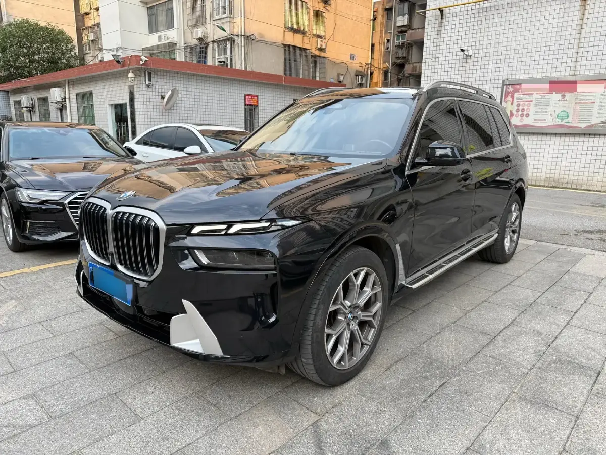 2023 BMW X7 3.0T 381HP L6 8AT