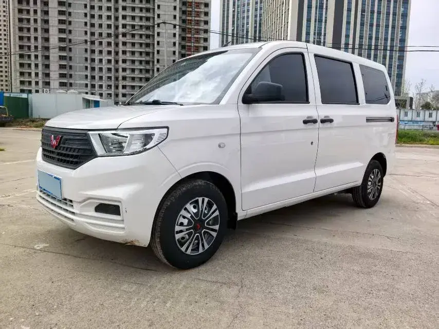 2021 WuLing HongGuang V 1.2L 76HP L4 5MT