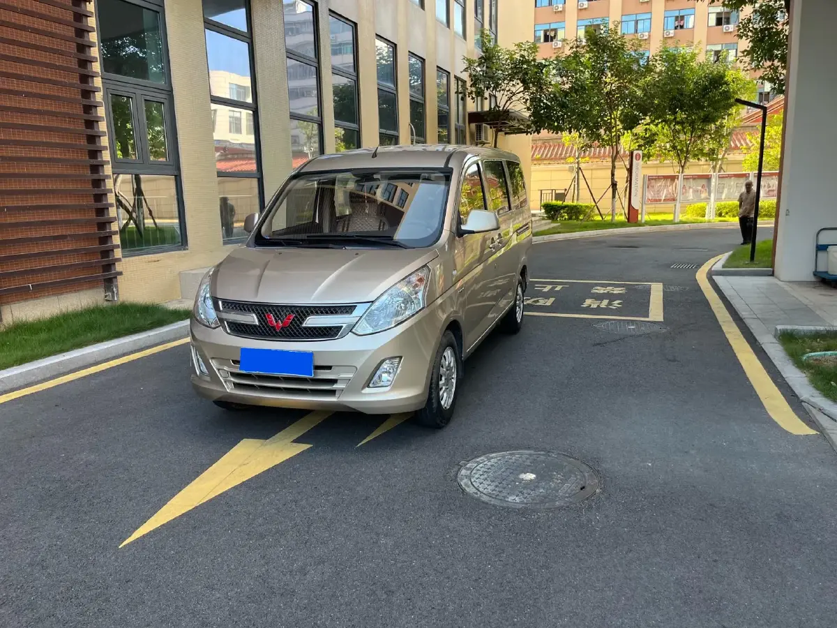 2019 WuLing RongGuang V 1.5L 99HP L4 6MT