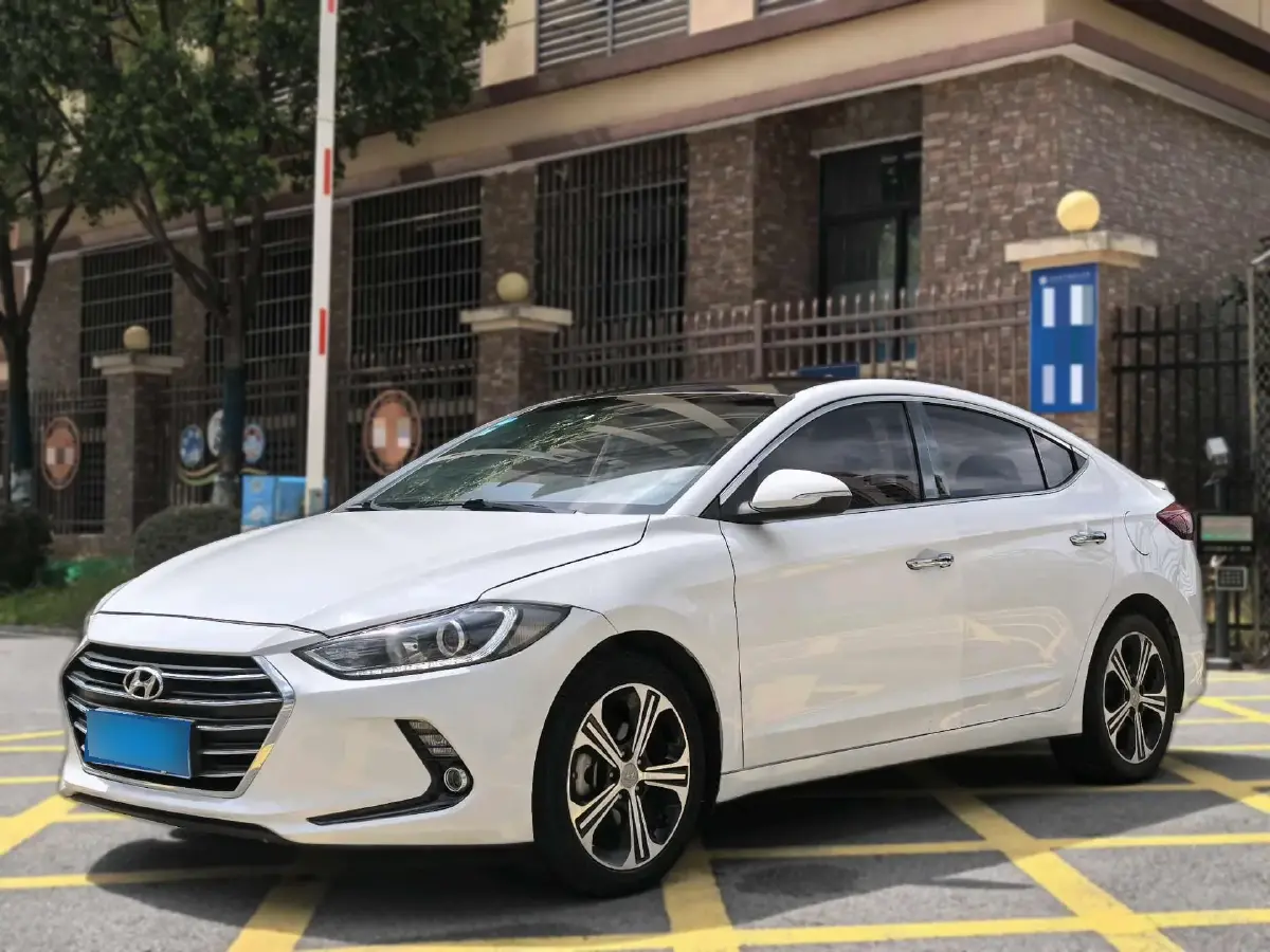 2018 Hyundai Elantra 1.4T 130HP L4 7DCT