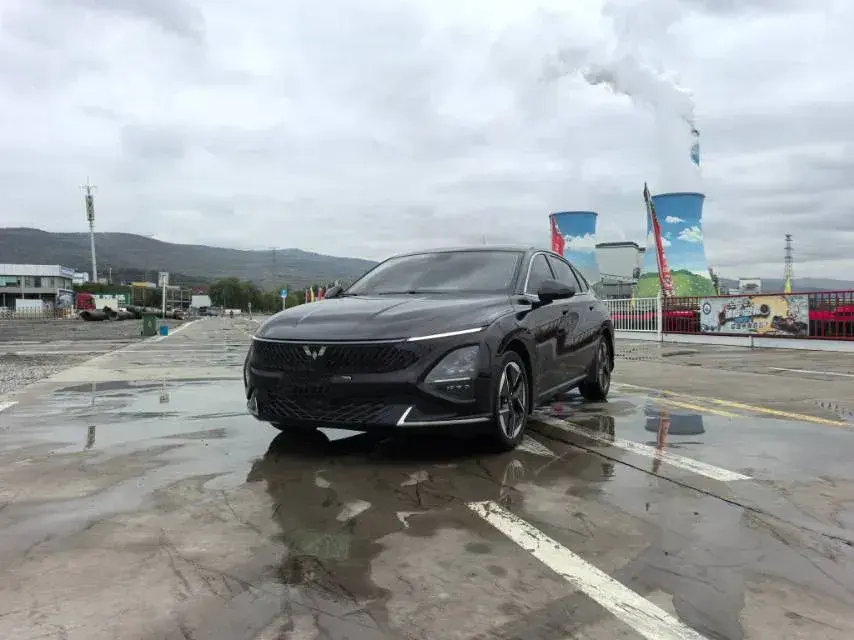 2023 WuLing XingGuang 1.5L 106HP L4 E-CVT PHEV 20.5KWH