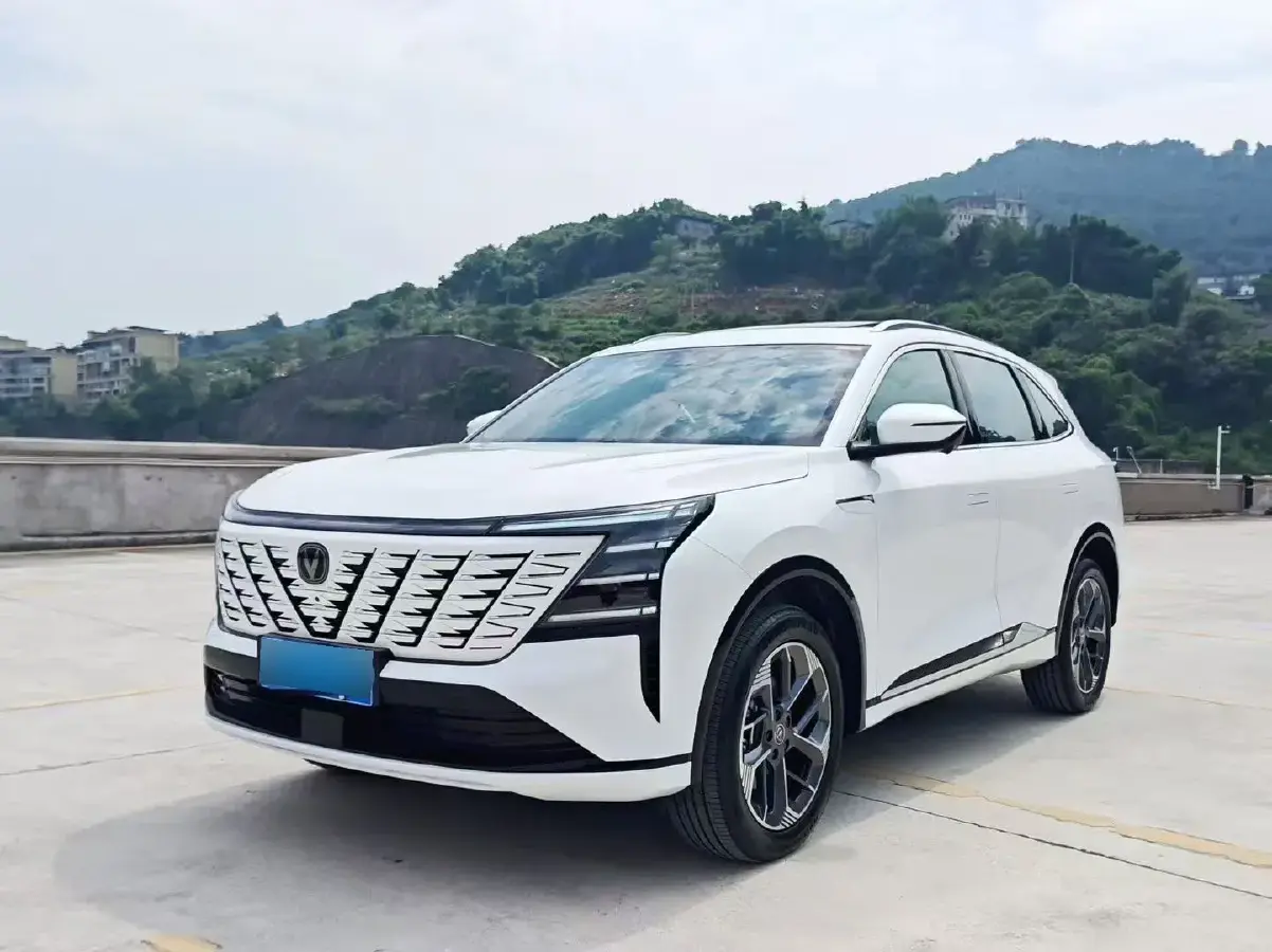 2025 ChangAn CS75 Plus 1.5T 192HP L4 8AT