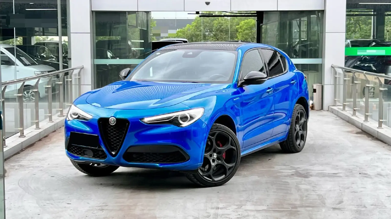 2023 Alfa Romeo Stelvio 2.0T 280HP L4 8AT