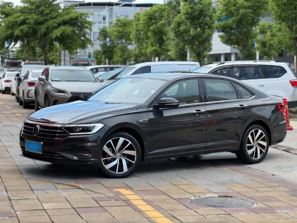 2022 Volkswagen Sagitar 1.4T 150HP L4 7DCT