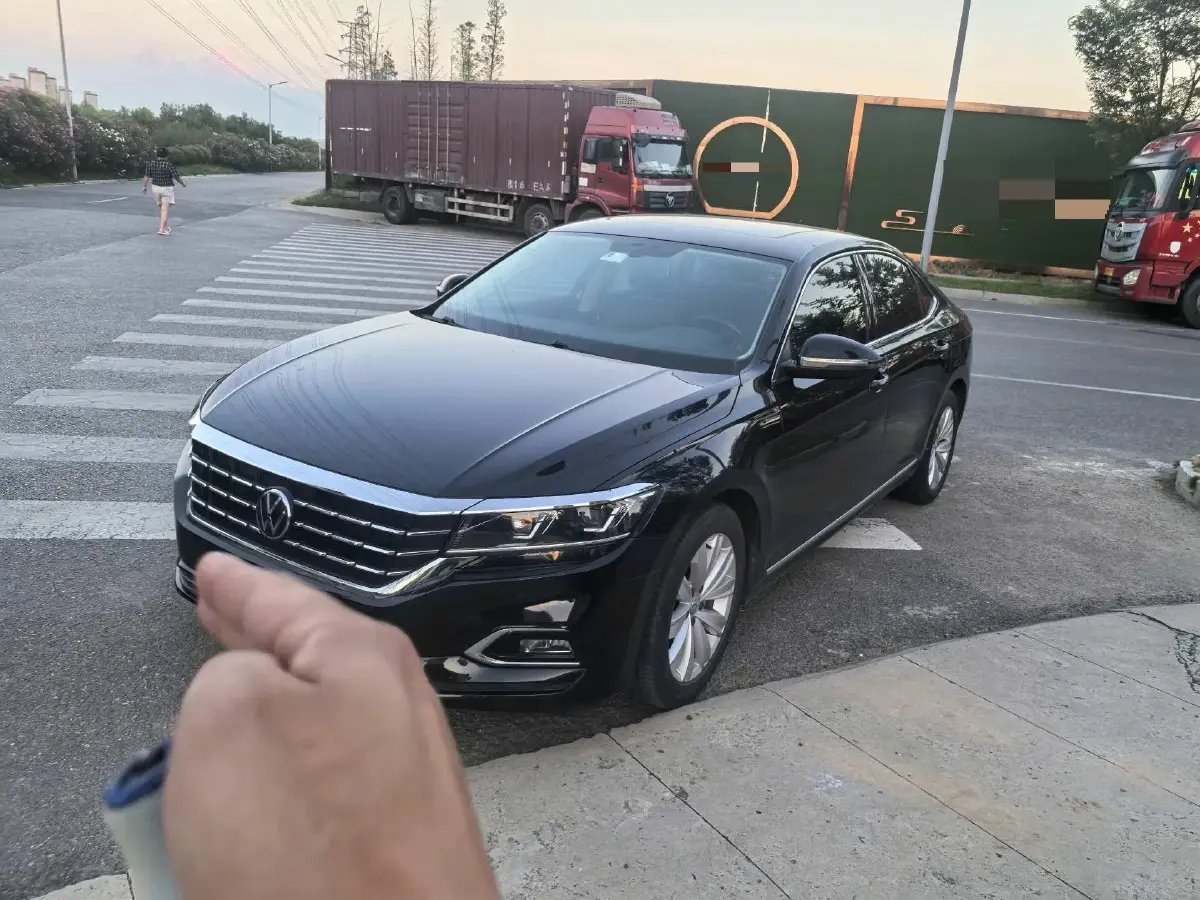 2019 Volkswagen Passat 2.0T 186HP L4 7DCT