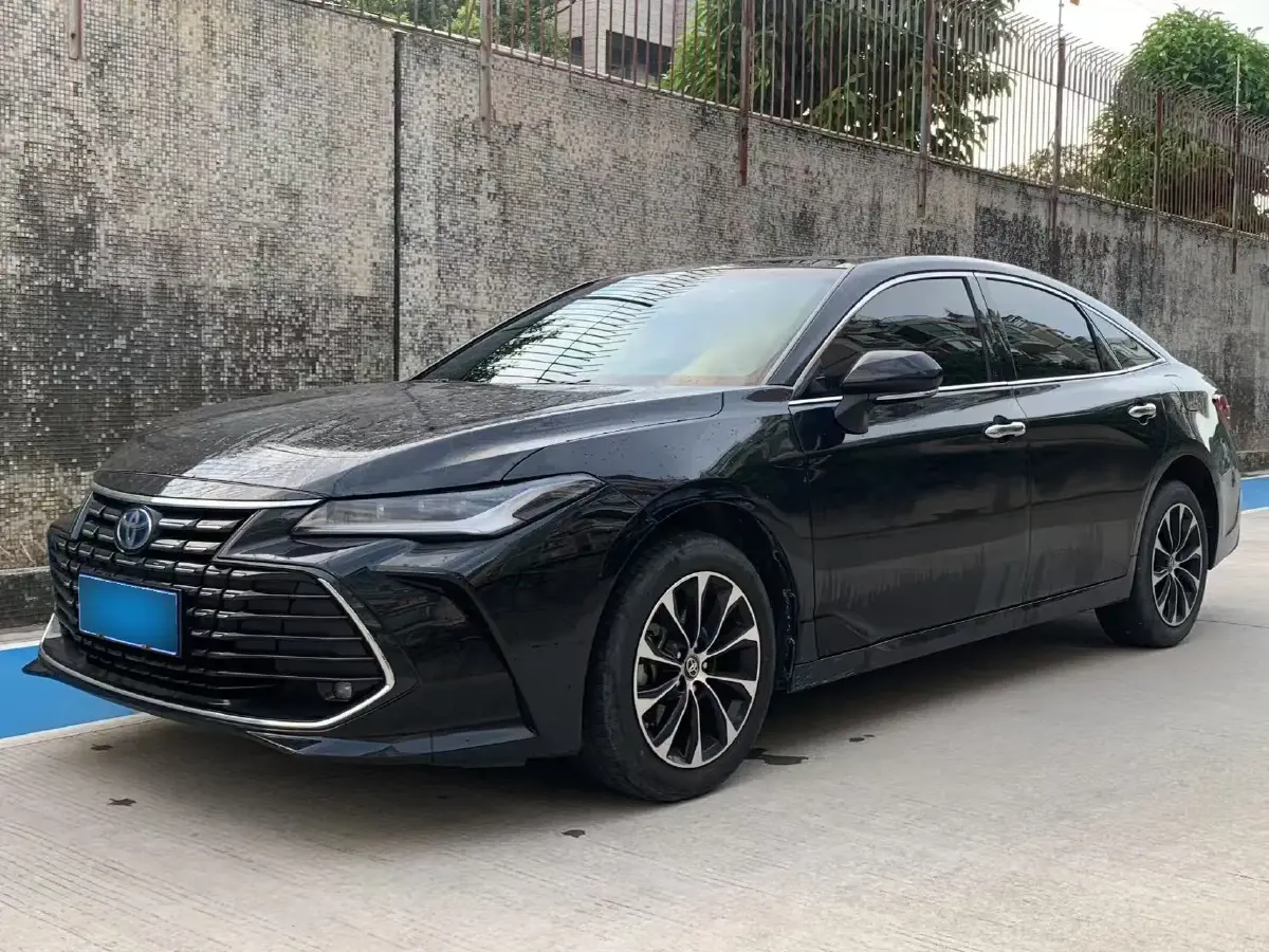 2022 Toyota Avalon 2.5L 178HP L4 E-CVT Hybrid