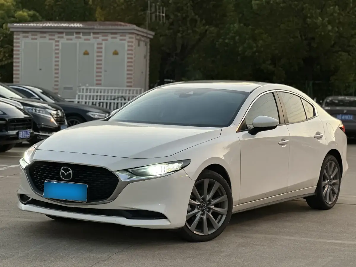 2022 Mazda 3 Axela 2.0L 158HP L4 6AT