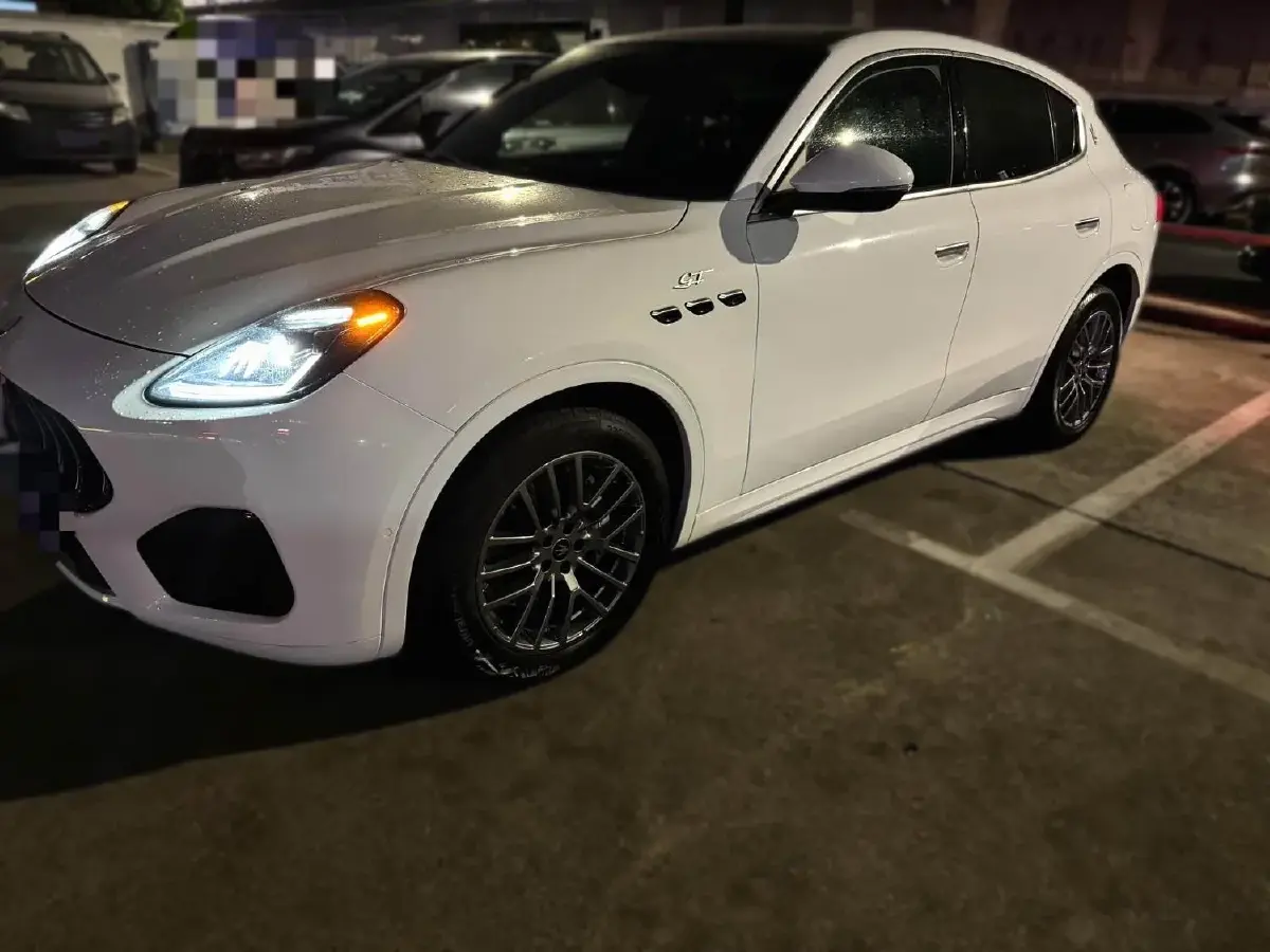 2023 Maserati Grecale 2.0T 300HP L4 8AT