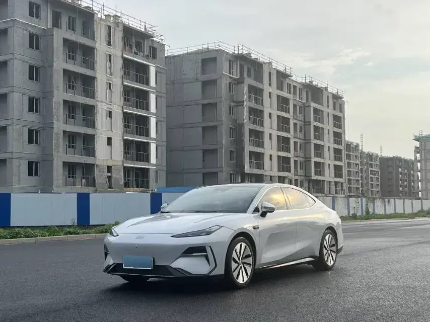 2024 Geely Galaxy E8 BEV 62KWH