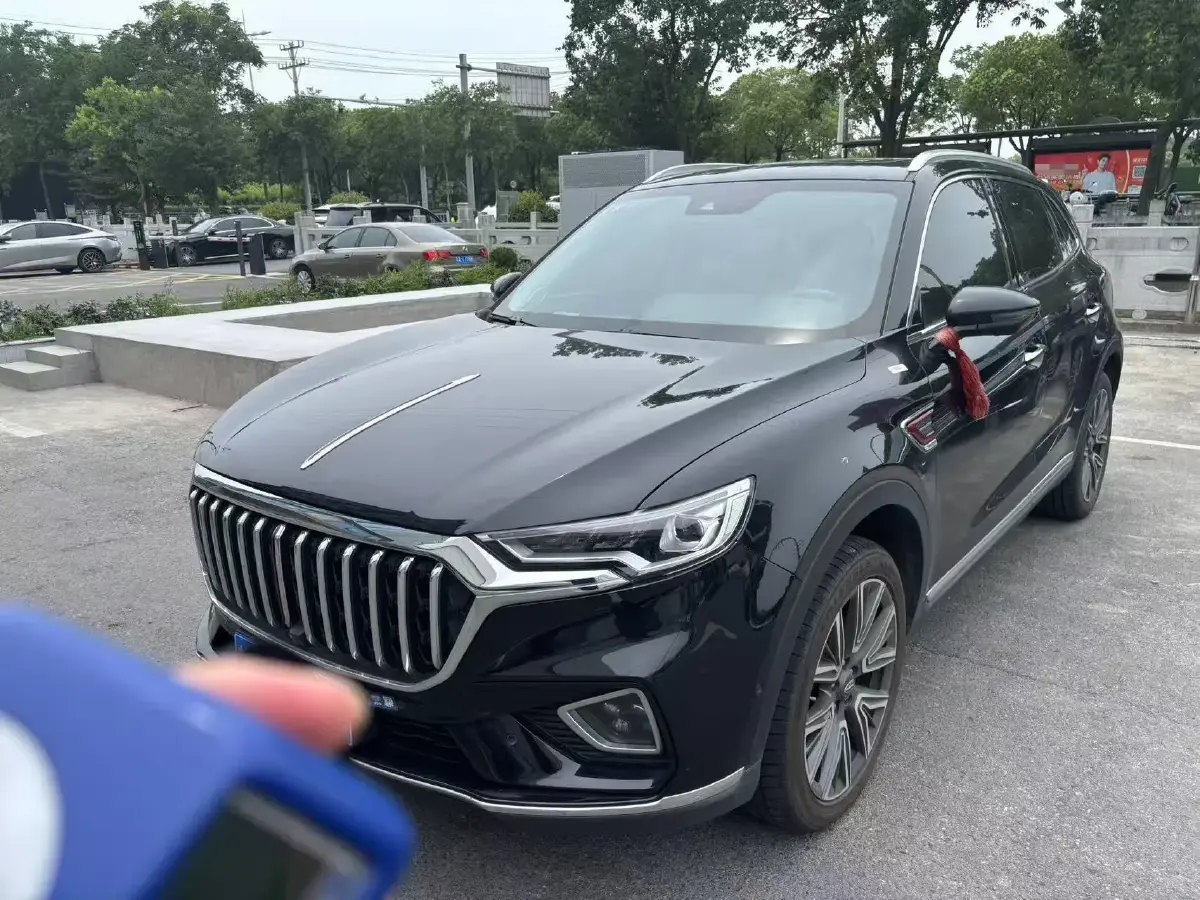 2022 HongQi HS5 2.0T 224HP L4 6AT