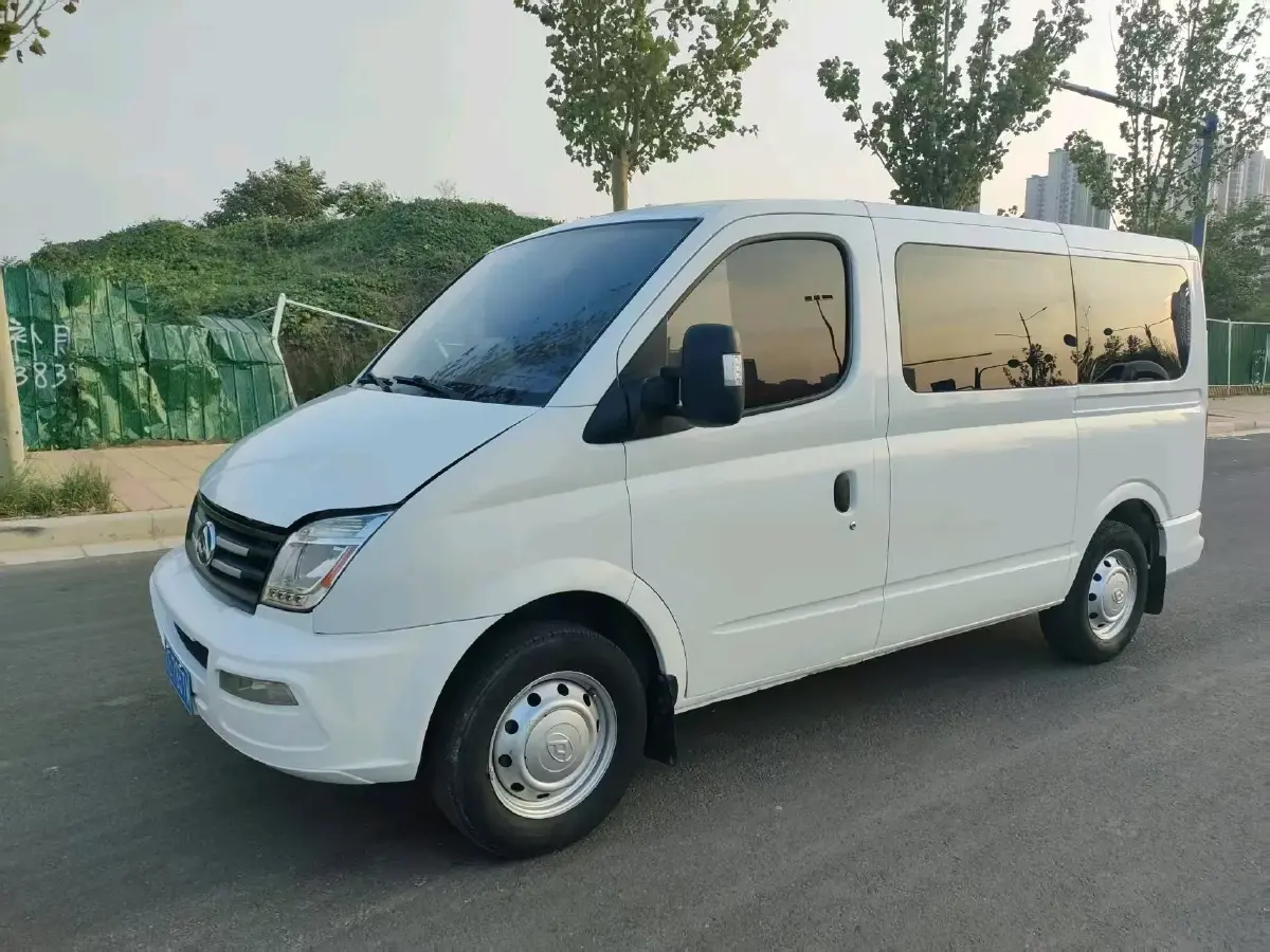 2013 MAXUS XinTu V80 2.5T 136HP L4 5MT