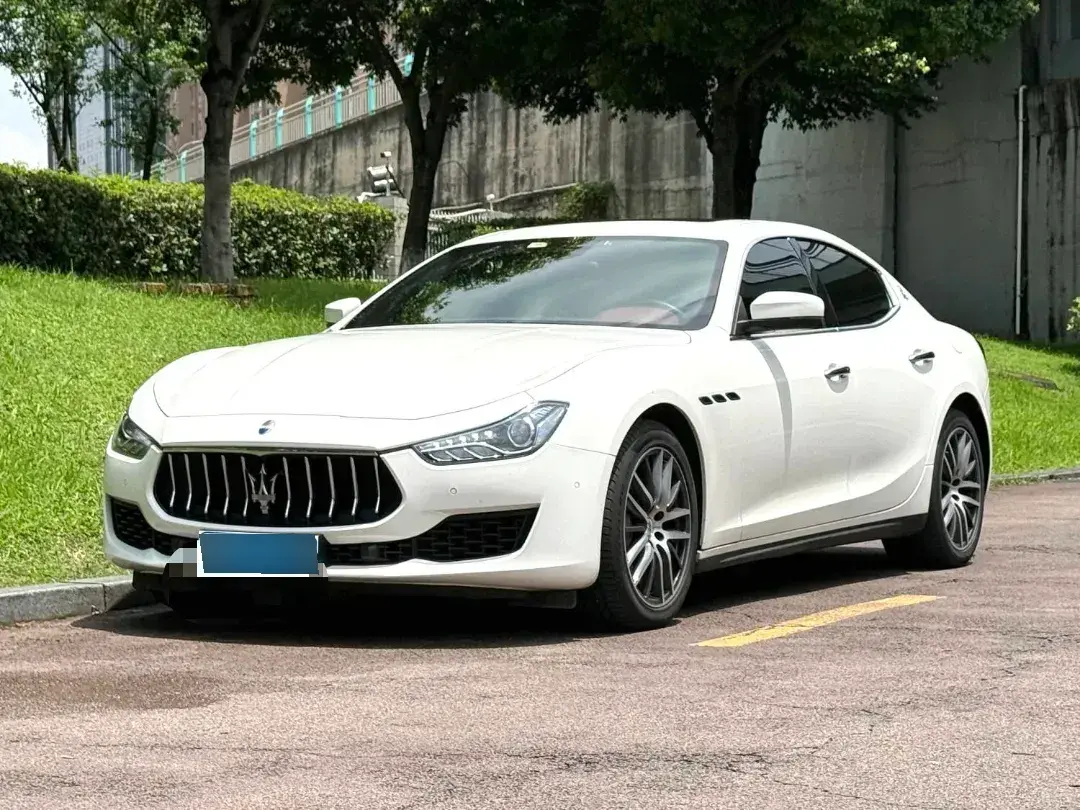 2021 Maserati Ghibli 2.0T 330HP L4 8AT