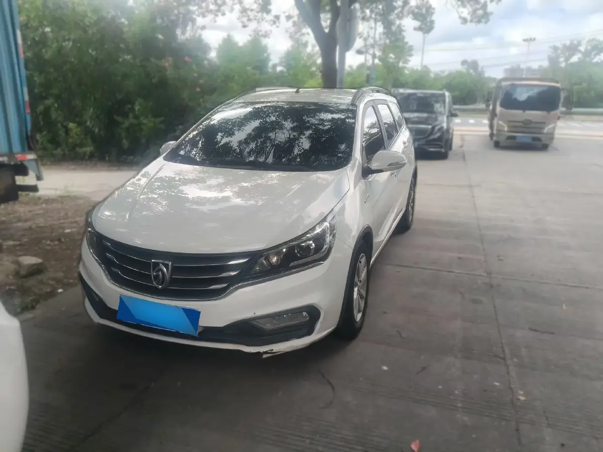 2017 BaoJun 310W 1.5L 112HP L4 6MT