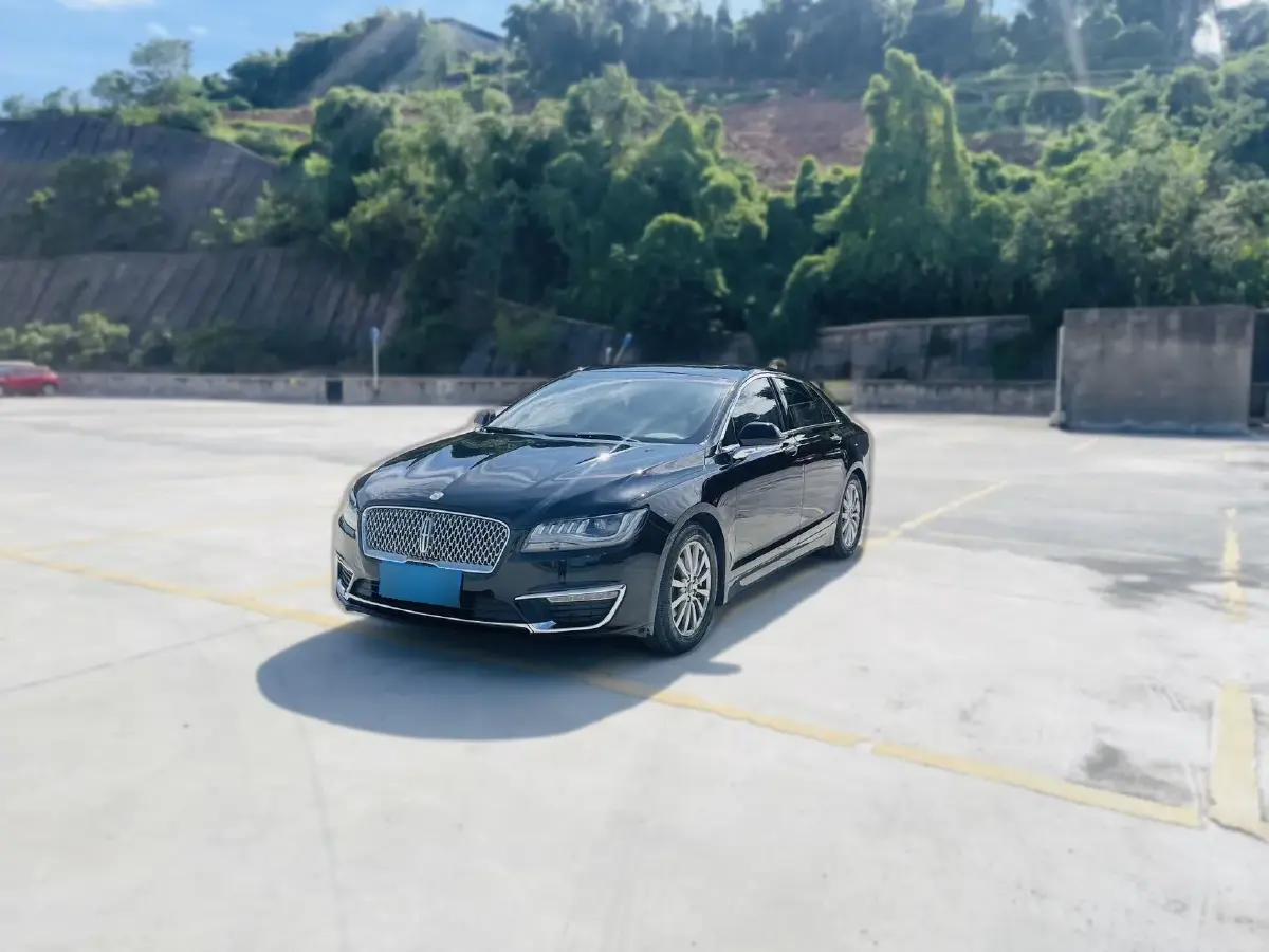 2020 Lincoln MKZ 2.0T 196HP L4 6AT