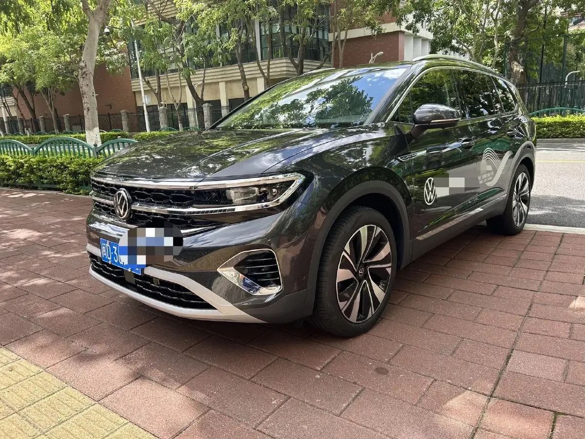 2023 Volkswagen Talagon 2.0T 220HP L4 7DCT