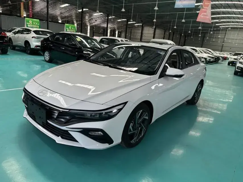 2023 Hyundai Elantra 1.5L 115HP L4 CVT